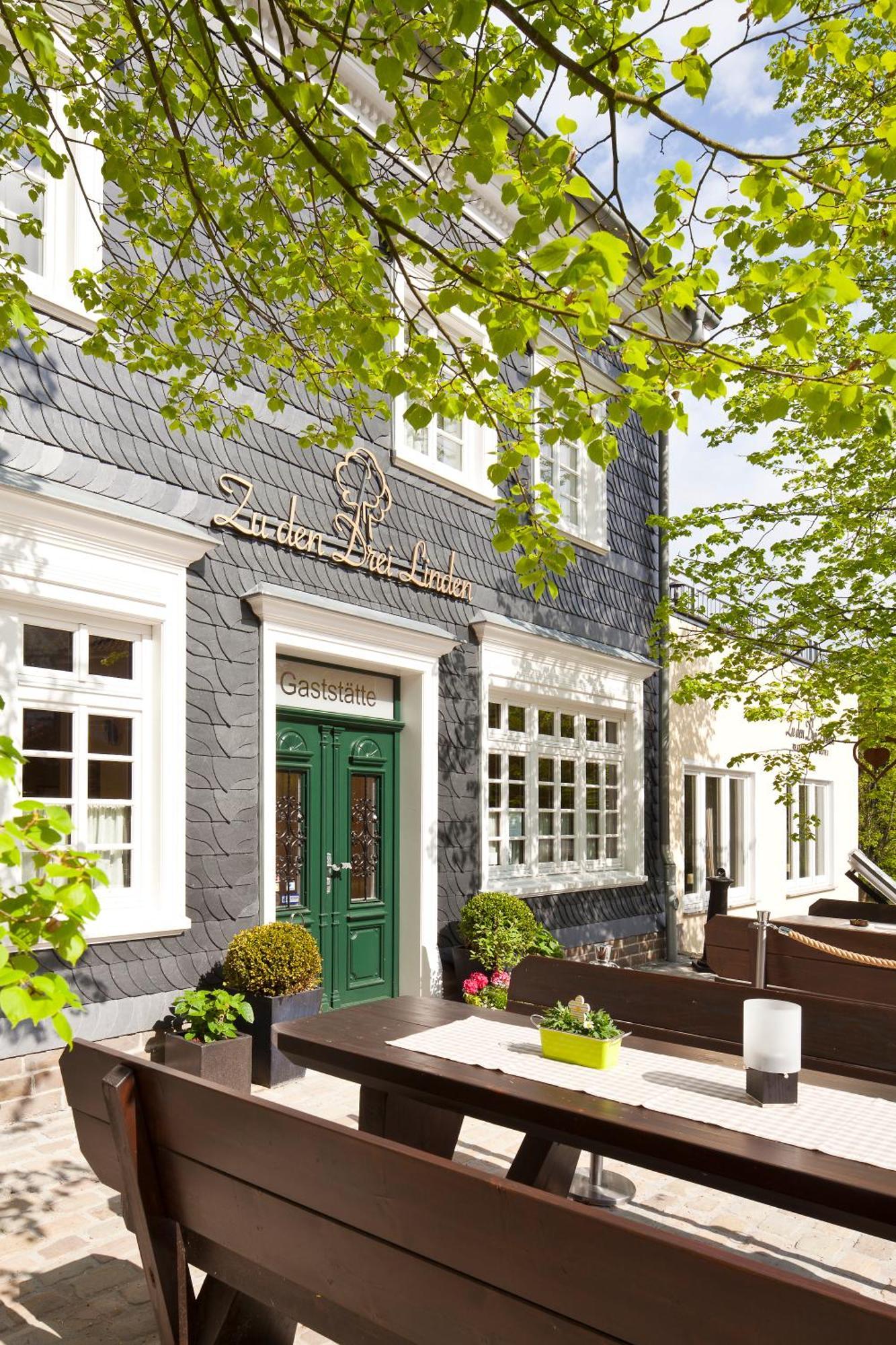 Zu Den Drei Linden Hotel Wermelskirchen Exterior photo