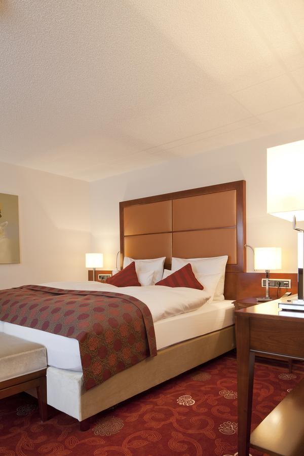 Zu Den Drei Linden Hotel Wermelskirchen Room photo
